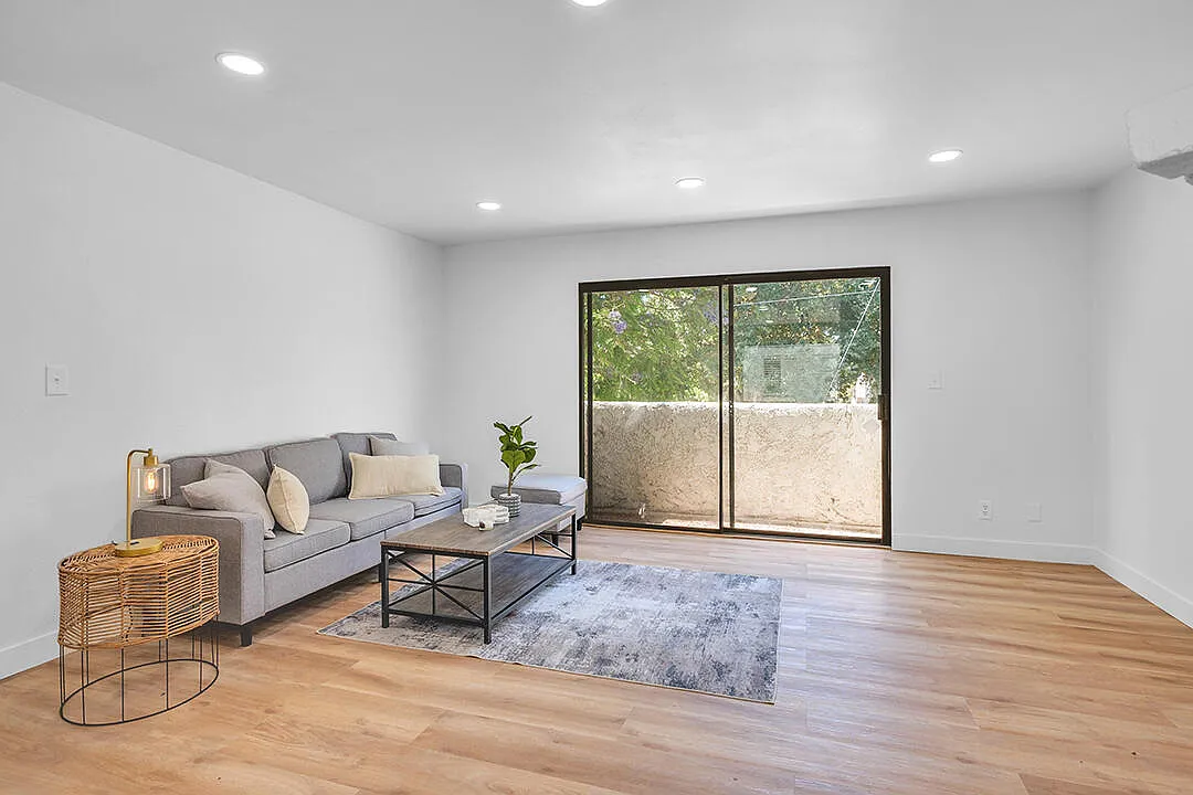 11643 Chandler Blvd #101